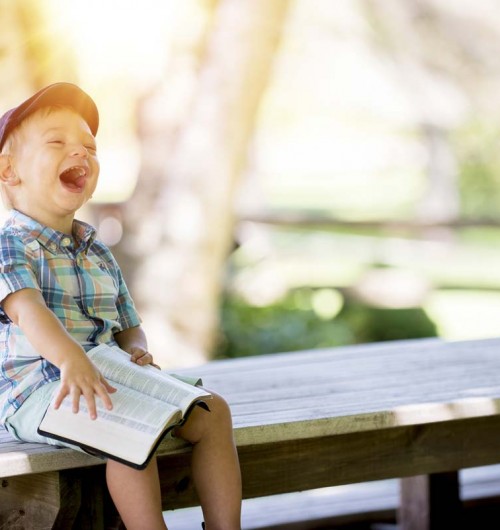 Proteggere dal caldo i bambini: consigli